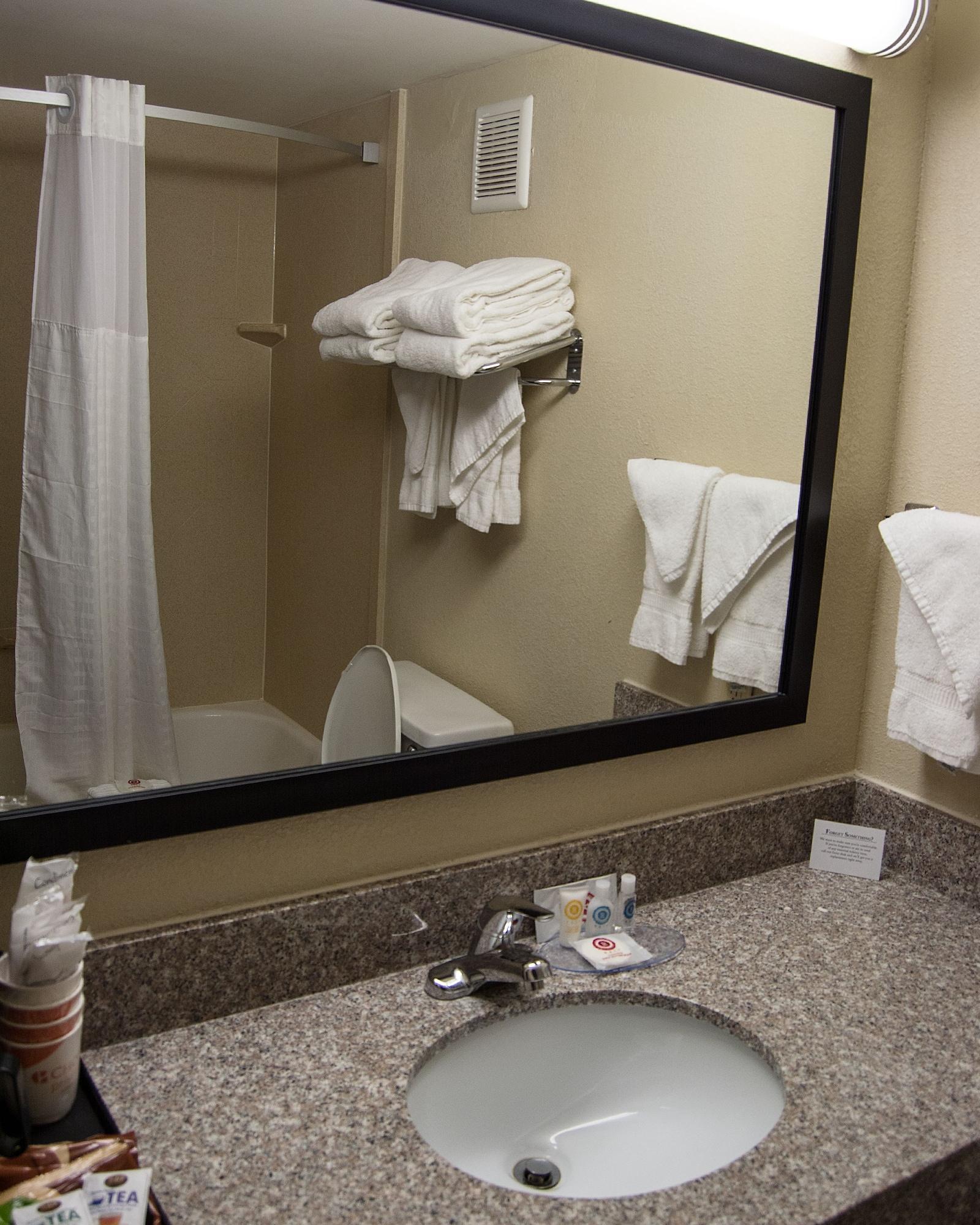 Comfort Inn & Suites Raphine - Lexington Near I-81 And I-64 Buitenkant foto