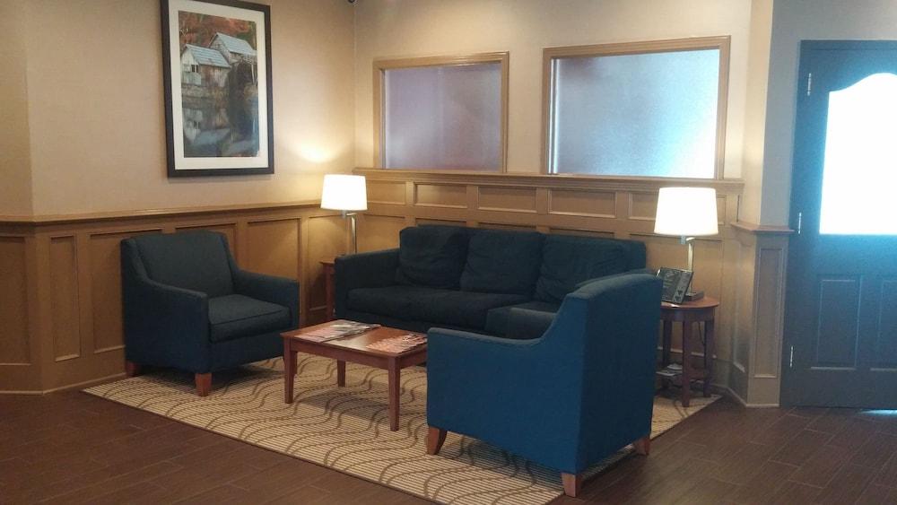 Comfort Inn & Suites Raphine - Lexington Near I-81 And I-64 Buitenkant foto