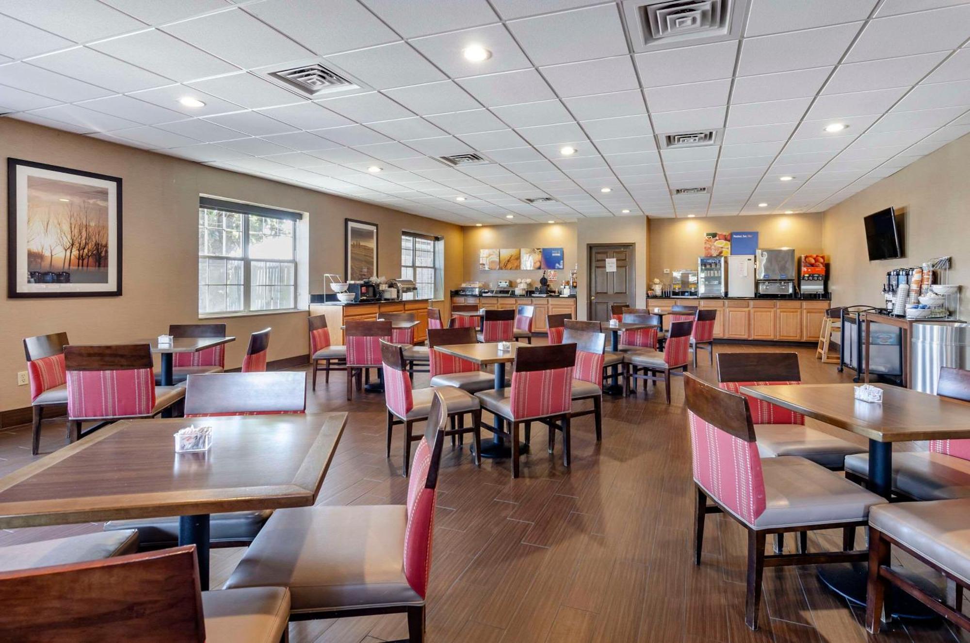 Comfort Inn & Suites Raphine - Lexington Near I-81 And I-64 Buitenkant foto