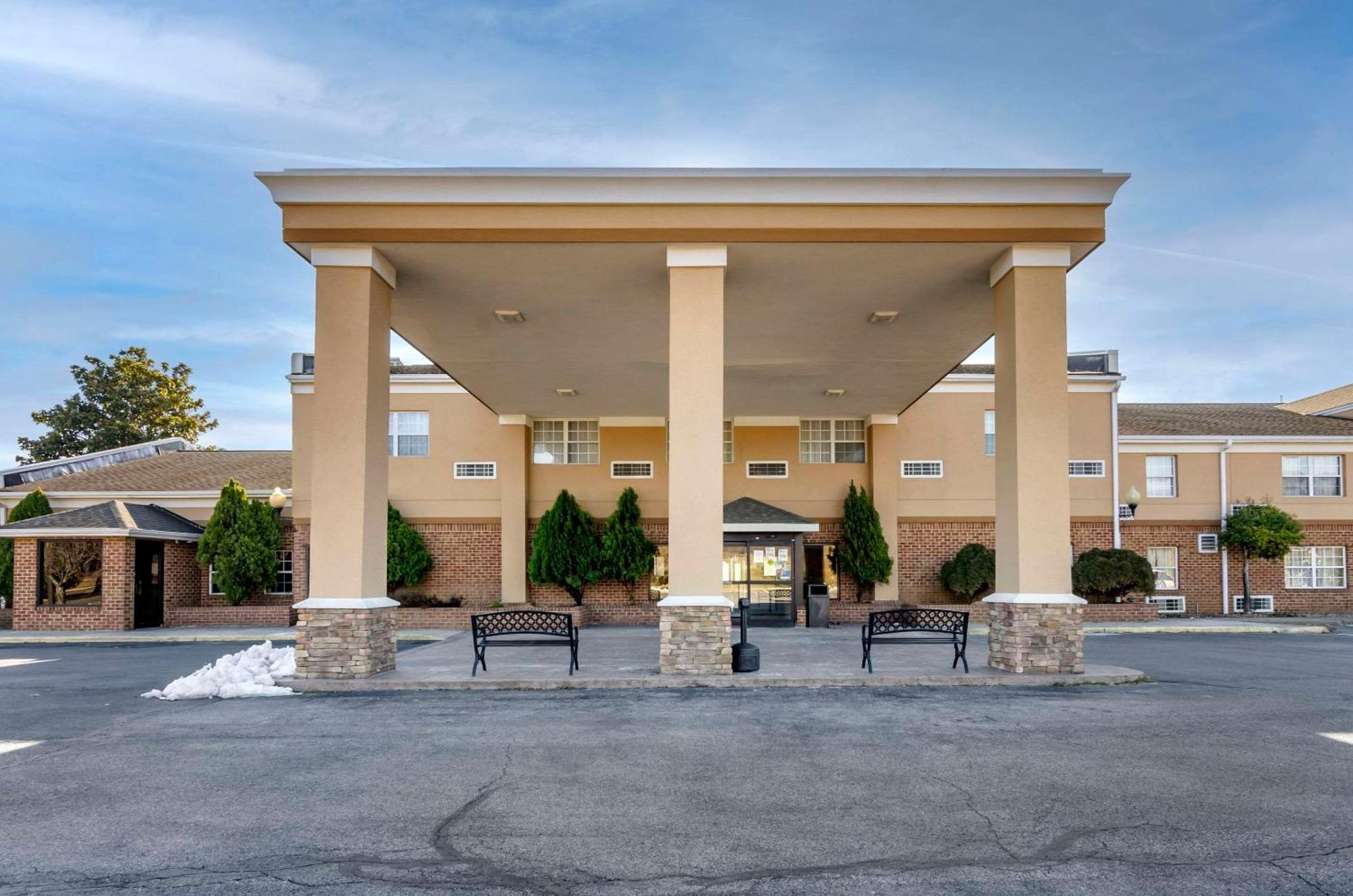 Comfort Inn & Suites Raphine - Lexington Near I-81 And I-64 Buitenkant foto