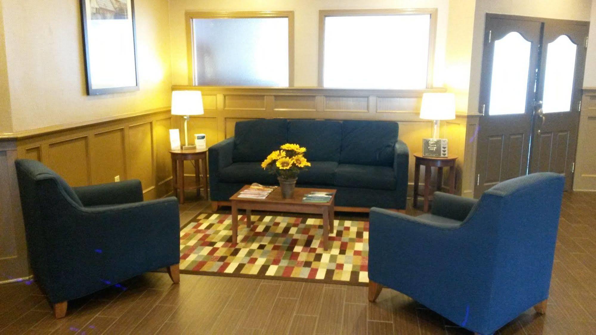 Comfort Inn & Suites Raphine - Lexington Near I-81 And I-64 Buitenkant foto