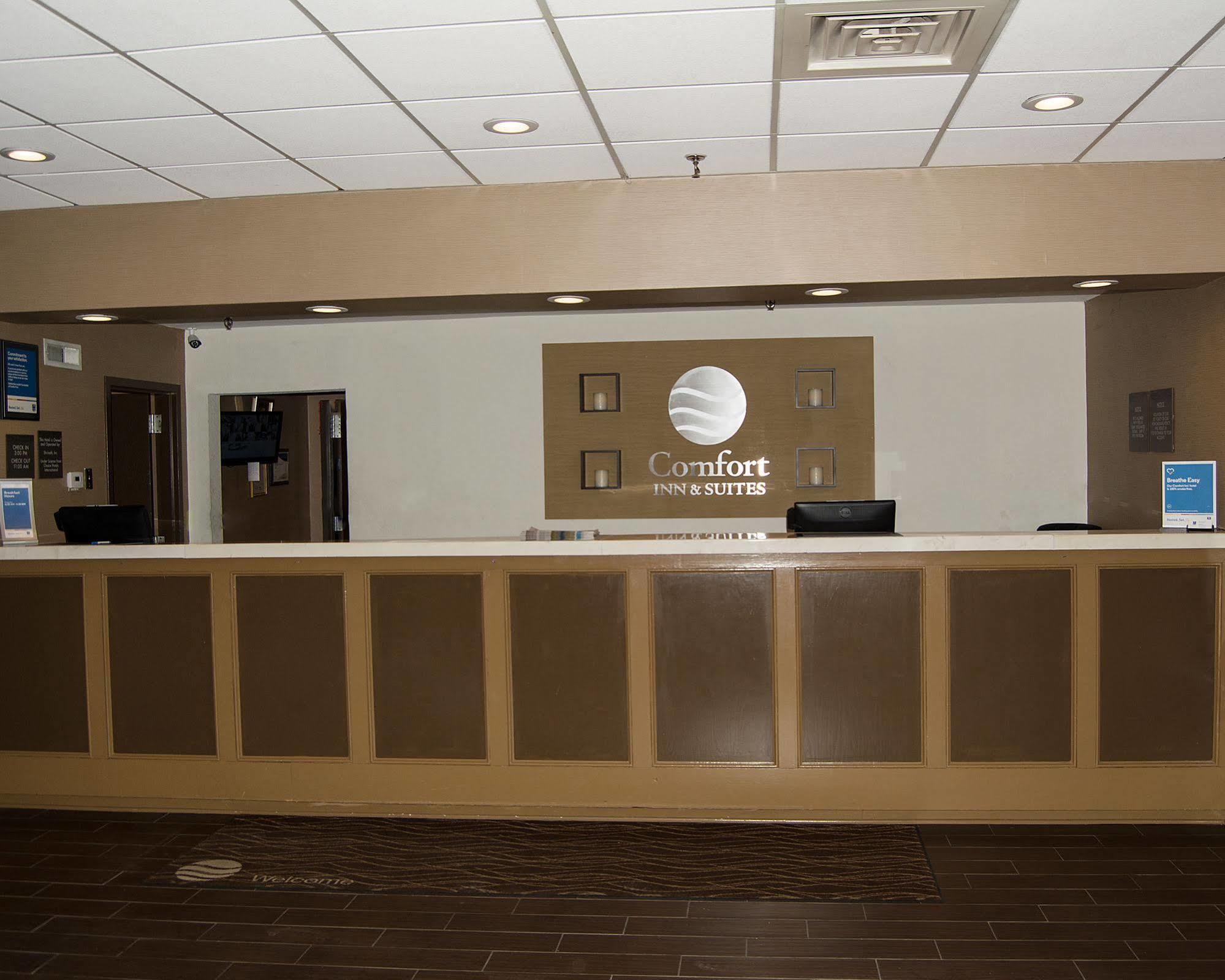 Comfort Inn & Suites Raphine - Lexington Near I-81 And I-64 Buitenkant foto